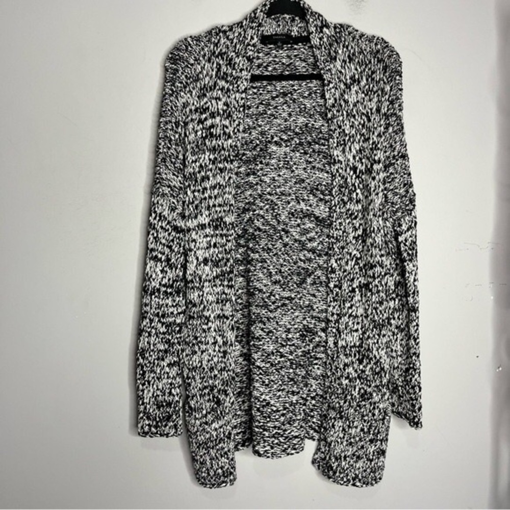 Women's Black and White Knit Sweater